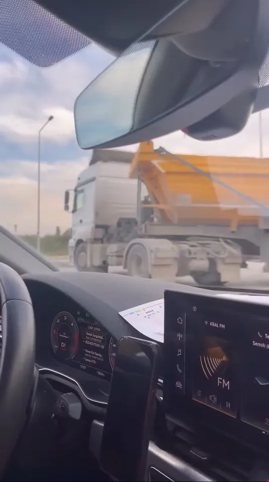 Kamyon sürücüsü trafik ekiplerini alarma geçirdi