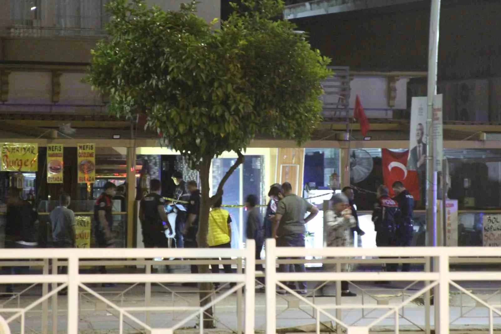 Adana'da bir kafe çalışanı akrabasını pompalı tüfekle vurdu