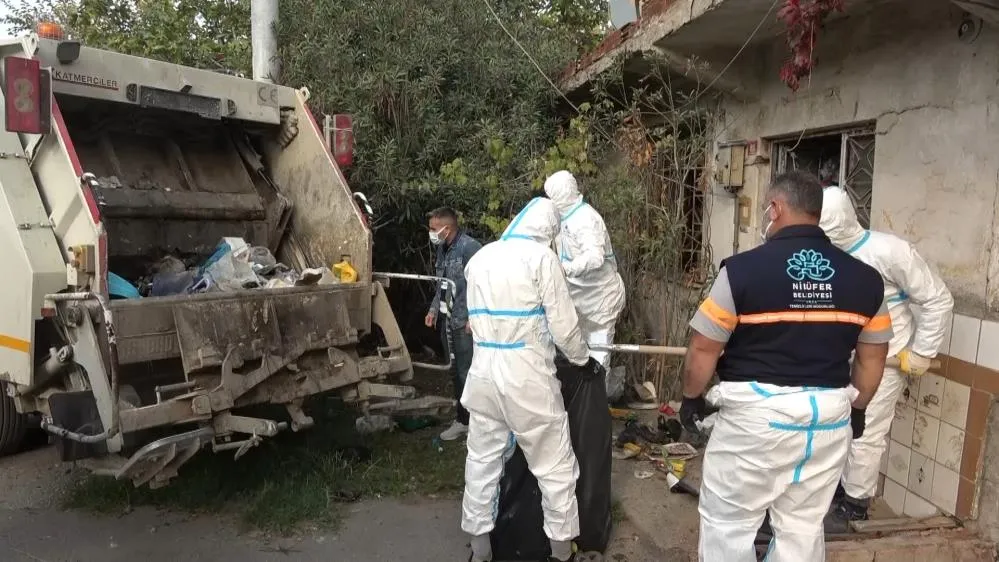 Ekipler tek kişinin yaşadığı evde korkunç manzarayla karşılaştı