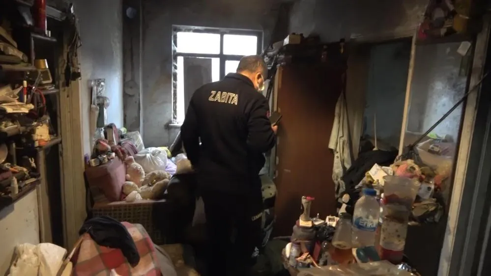 Yalnız yaşayan adamın evinde korkunç manzara!