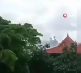 Camide namaz esnasında patlama! Çok sayıda yaralı