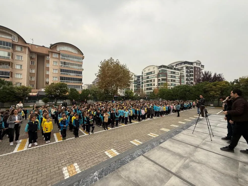 Binlerce öğrenci derse böyle başladı
