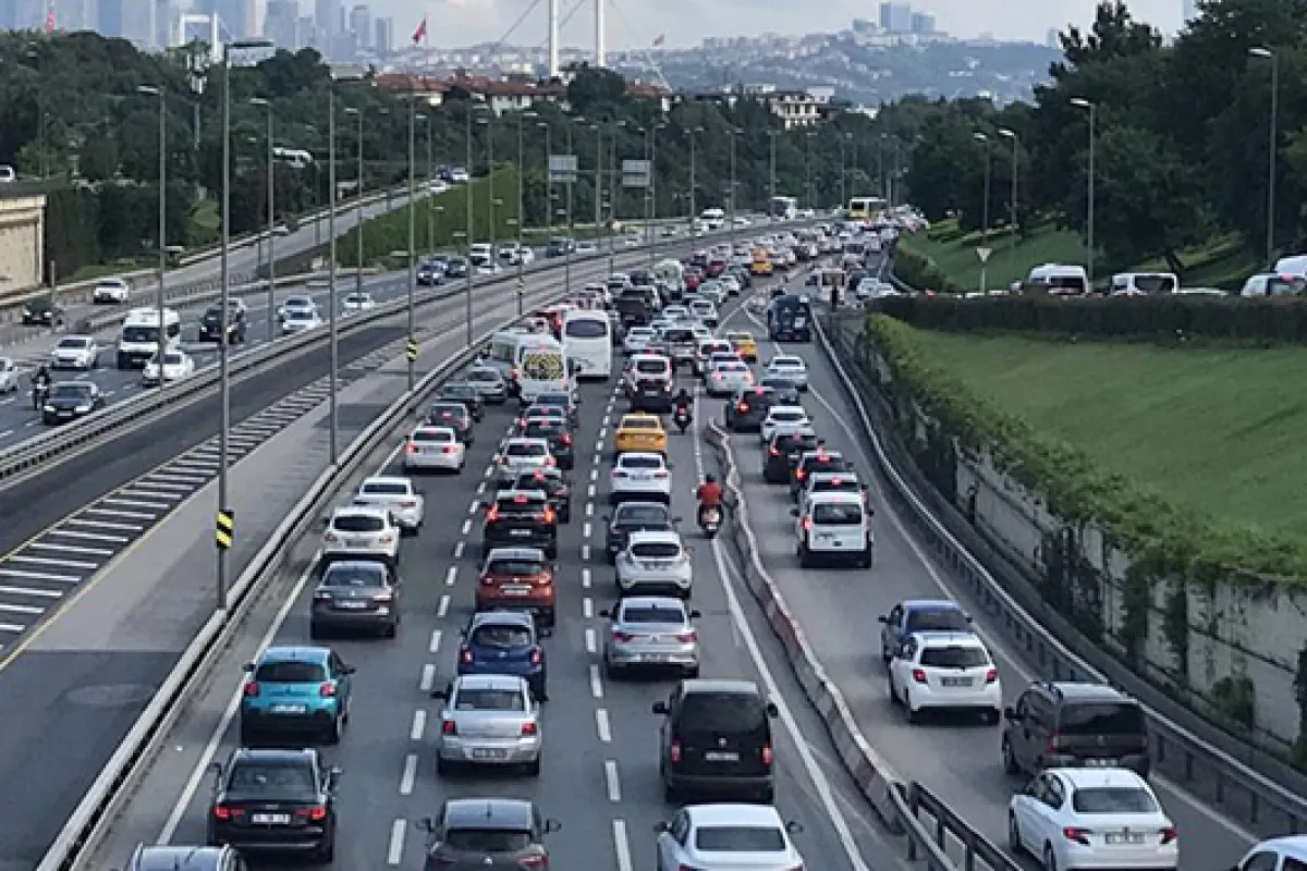 Trafikte bunu yapanlar yandı! Hem ehliyeti hem aracı gidecek