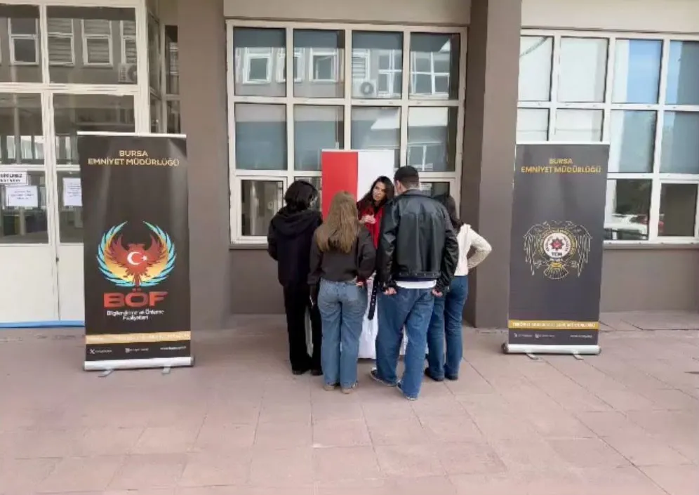 Okulları tek tek gezerek bilgilendirdiler