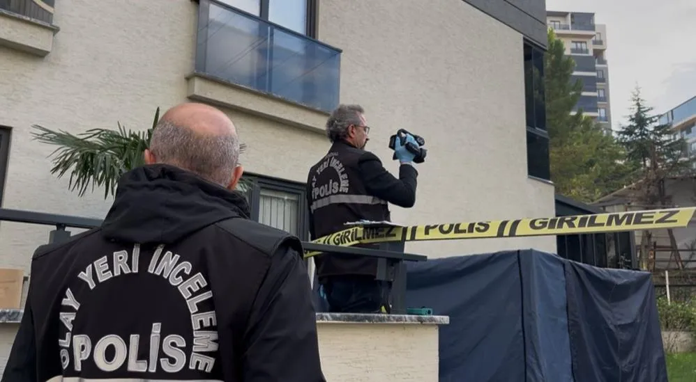 Camdan düşen genç hayatını kaybetti!