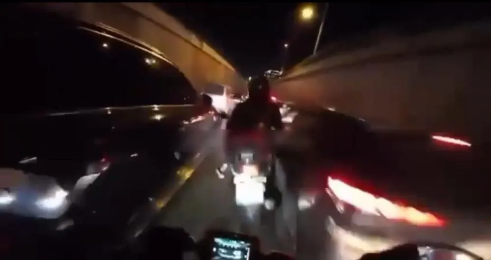 Makas atan motosikletli hastanelik oldu!