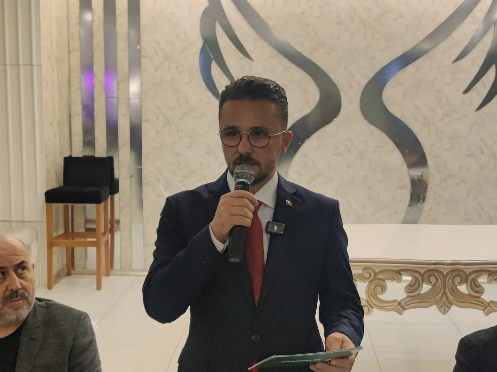 Üçüncü Nesil Mobilyacı Yasin Altuntepe Başkanlığa Talip Oldu