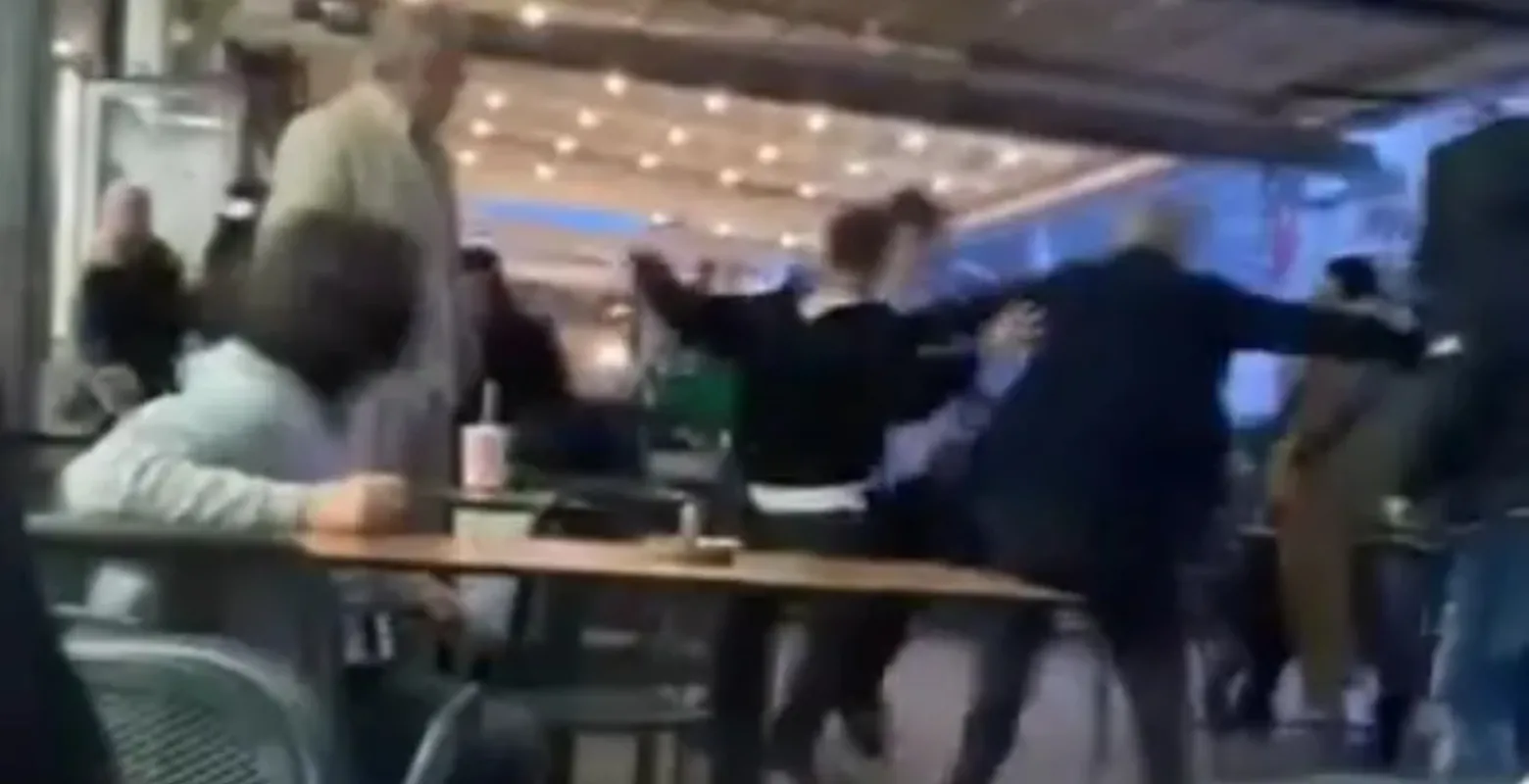 Tekme ve yumruklar havada uçuştu