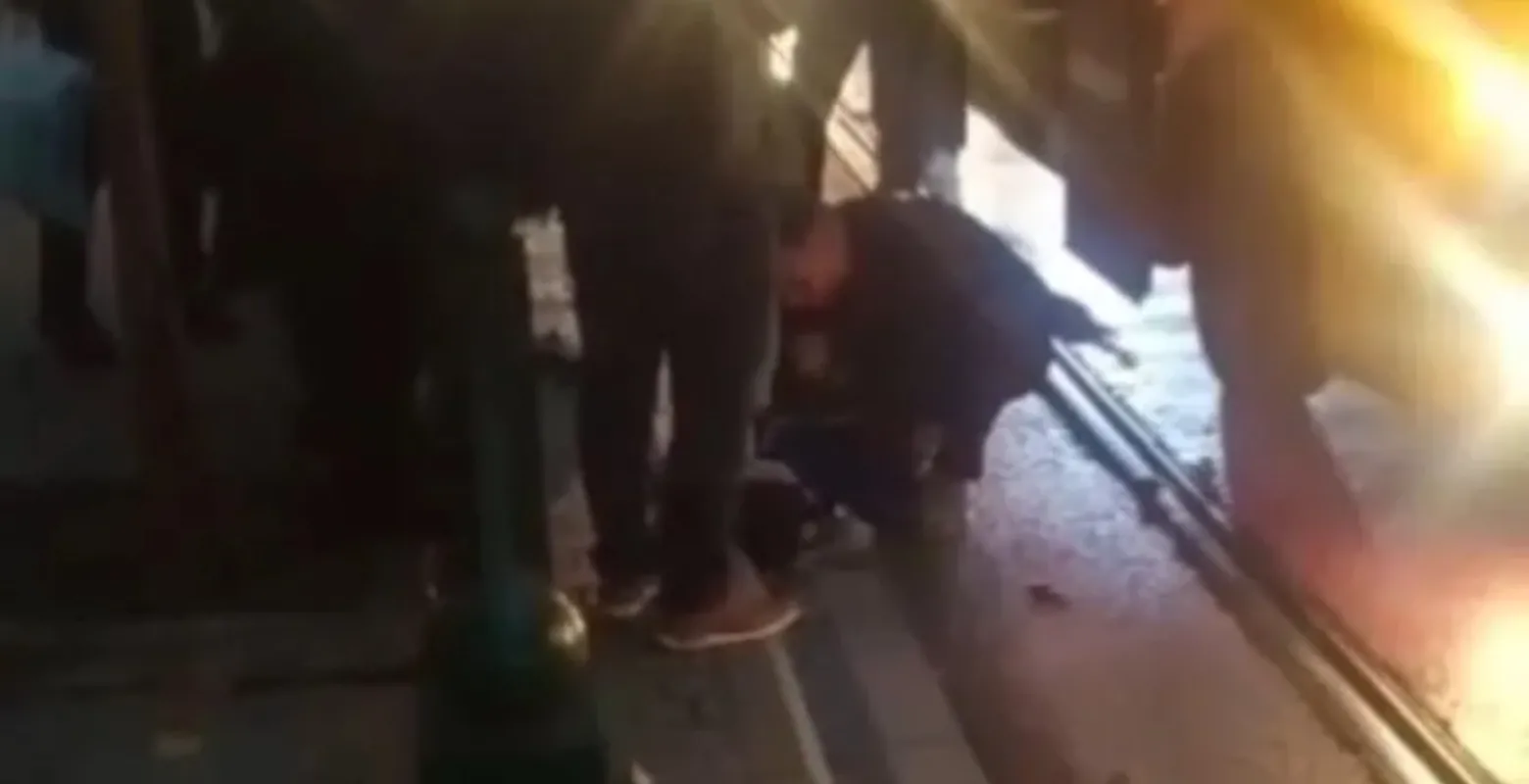 9 yaşındaki çocuğa minibüs çarptı