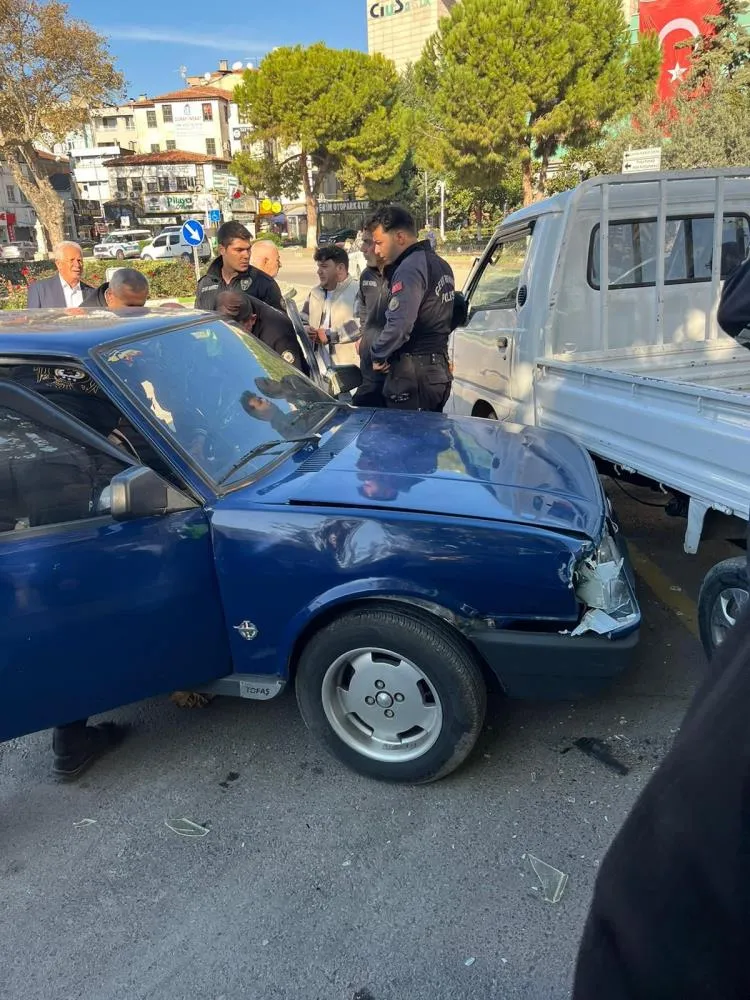 Feci kazada sürücü hastaneye kaldırıldı