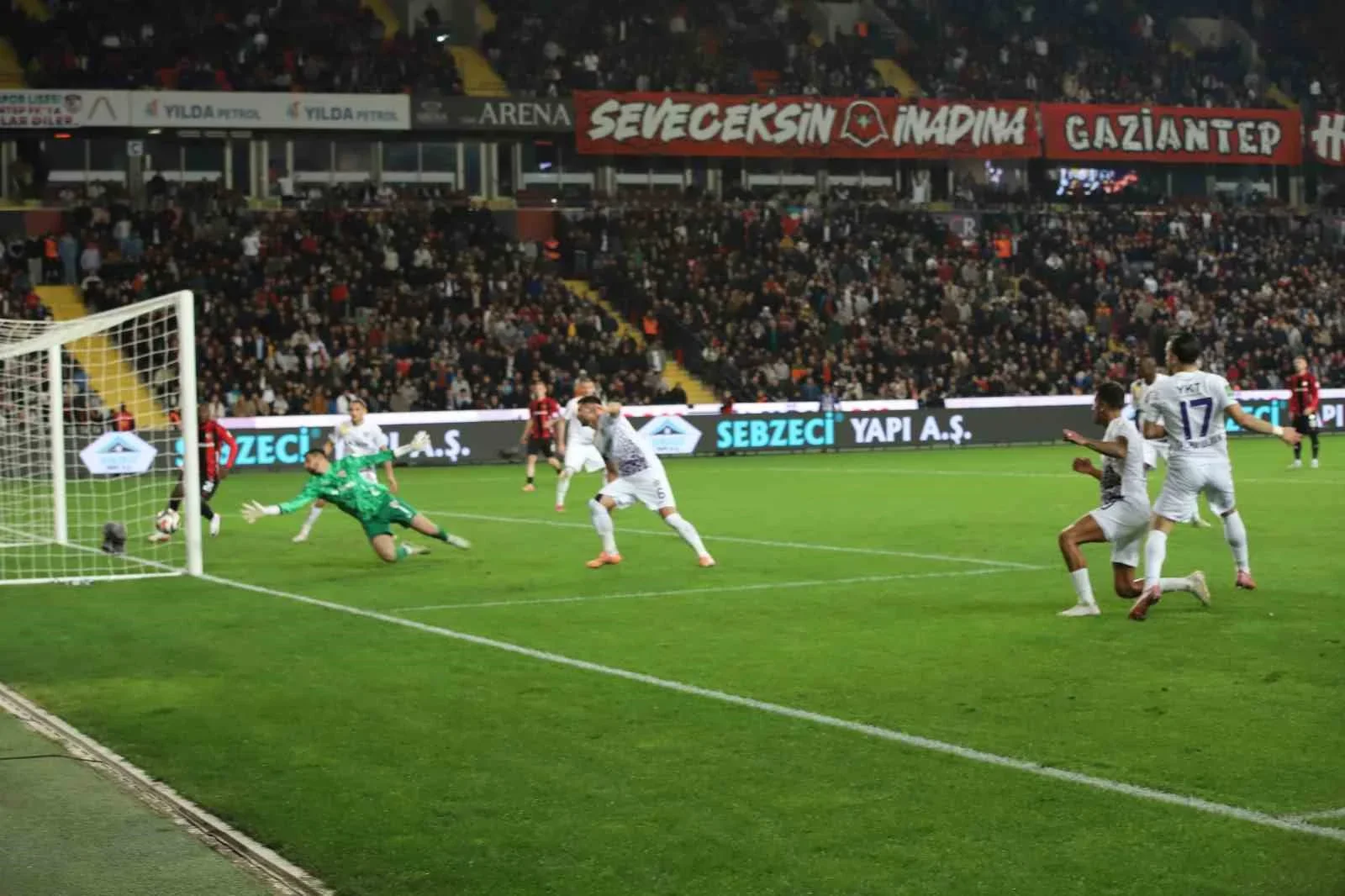 Gaziantep FK sahasında Eyüpspor’a 2-1 mağlup oldu