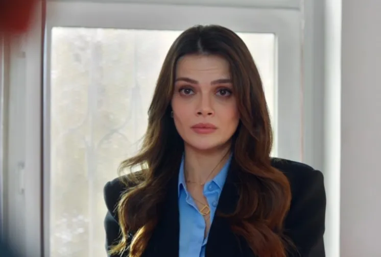 Sinem Ünsal’ın Uzak Şehir dizisindeki kombinlerinin fiyatı