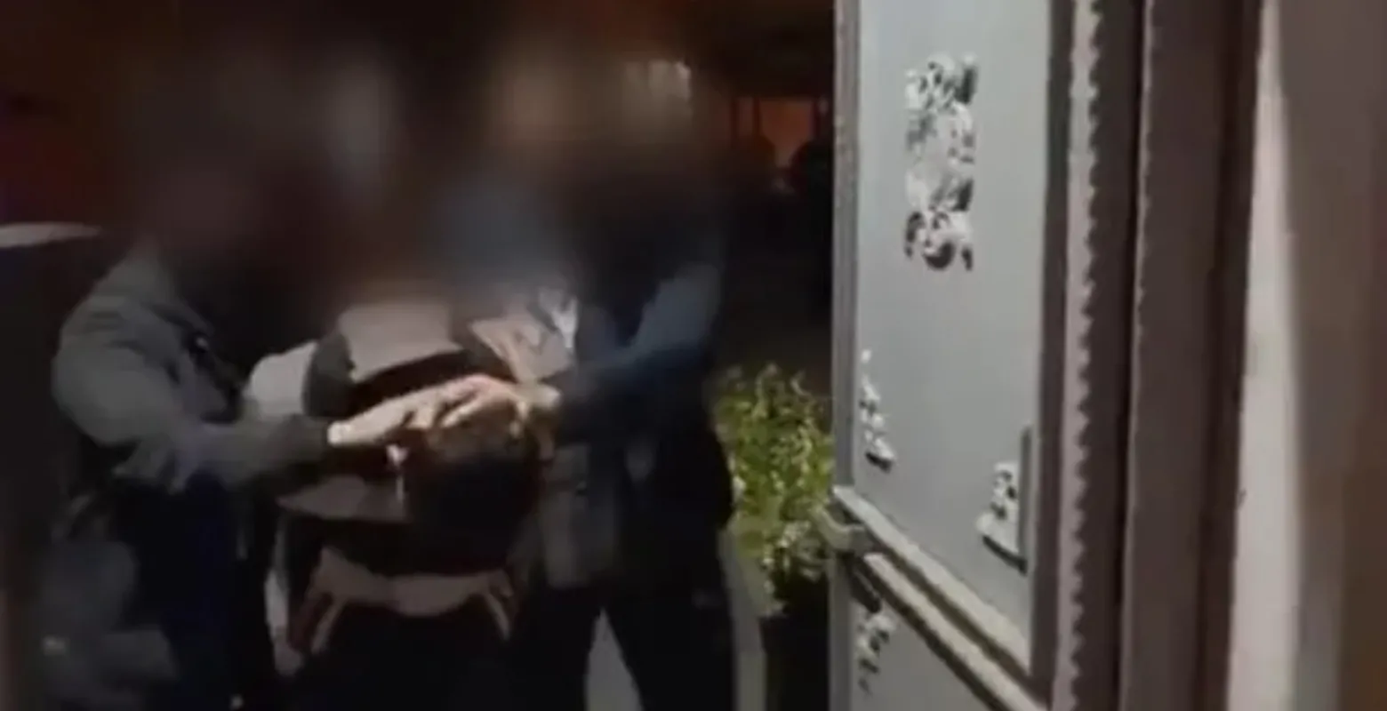 Hırsızlık yaparken yakalandı, zulasından uyuşturucu fışkırdı