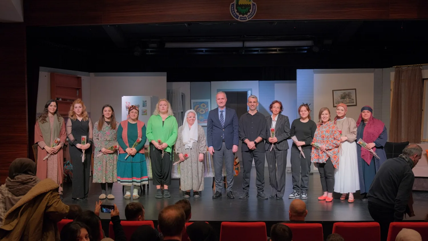 Kadın Sığınağı ayakta alkışlandı, ardından İnegöl için müjdeli haber geldi