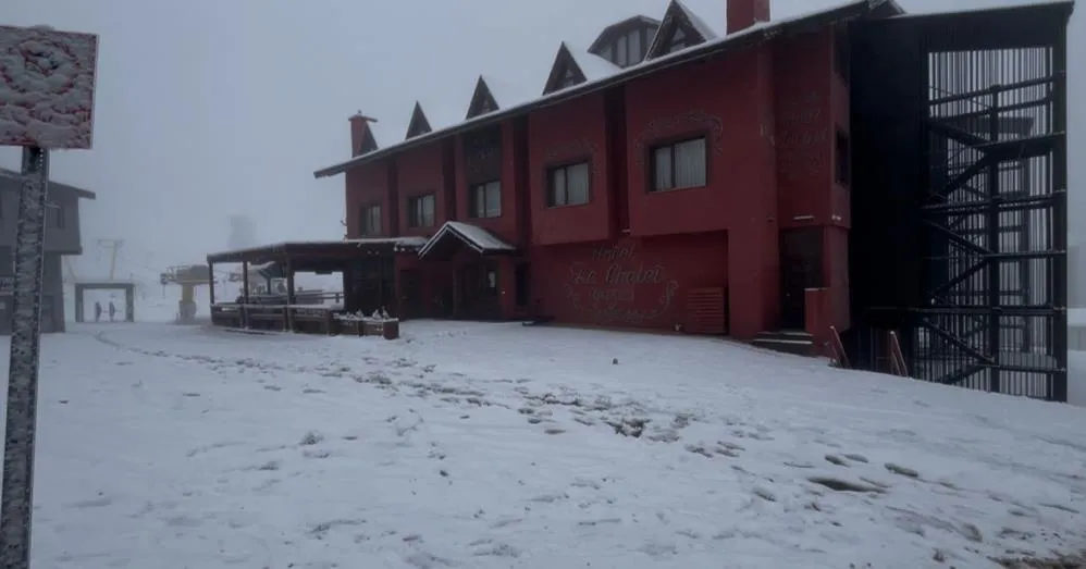 Uludağ beyaza büründü, yılbaşı öncesi oteller harekete geçti