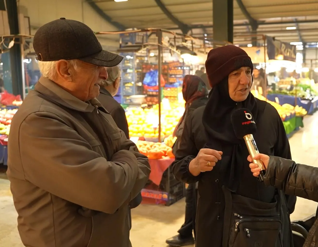Perşembe pazarında fiyatlar vatandaşı ikiye böldü