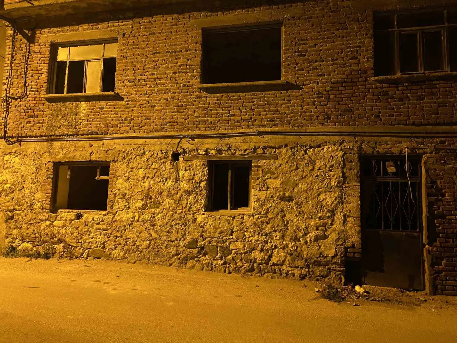 Yaşlı adam evinde ölü bulundu!