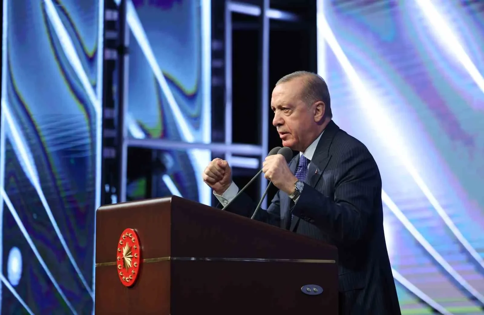 Cumhurbaşkanı Erdoğan: "Filistin halkının yanında eğilmeden, bükülmeden dimdik duruyoruz"
