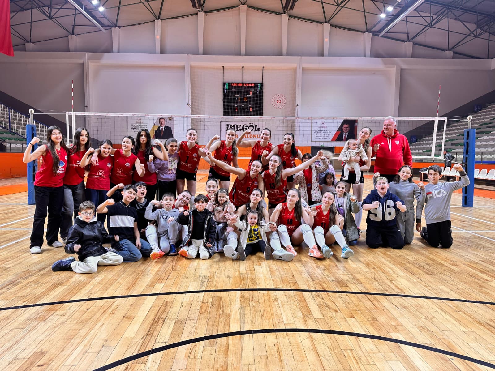 Orhaniye Voleybol Seriyi Sürdürdü!