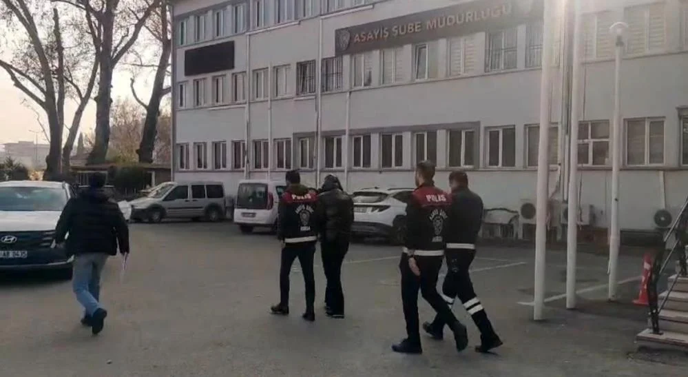 Sahte polis ve savcı dehşeti! 1,5 milyon TL dolandırıldılar