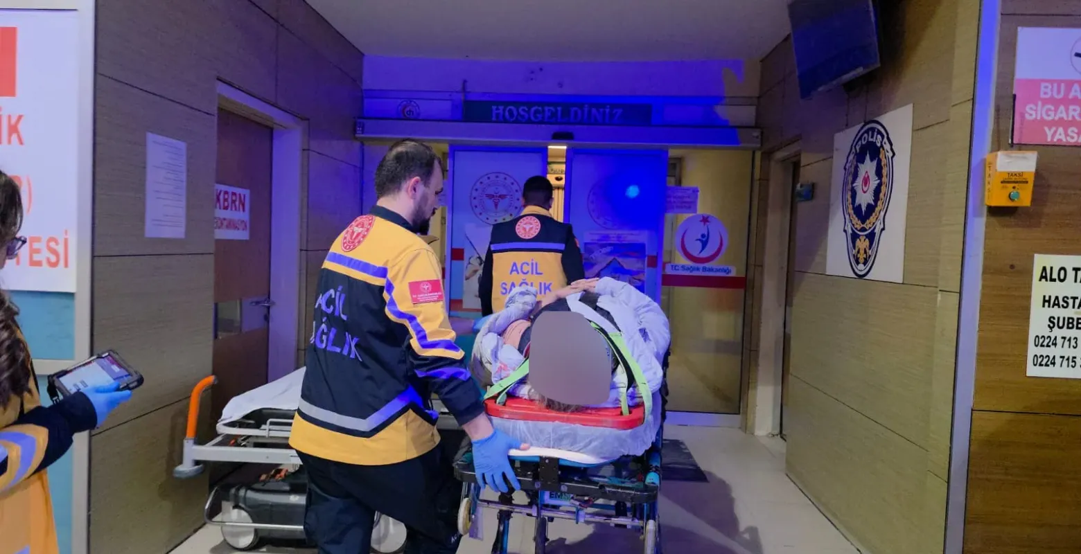 Ertuğrul Gazi Caddesi’nde can pazarı! Kadın ağır yaralı