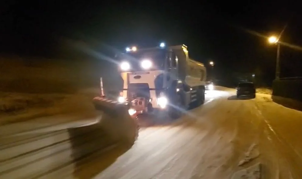 İnegöl Belediyesi kar mesaisinde