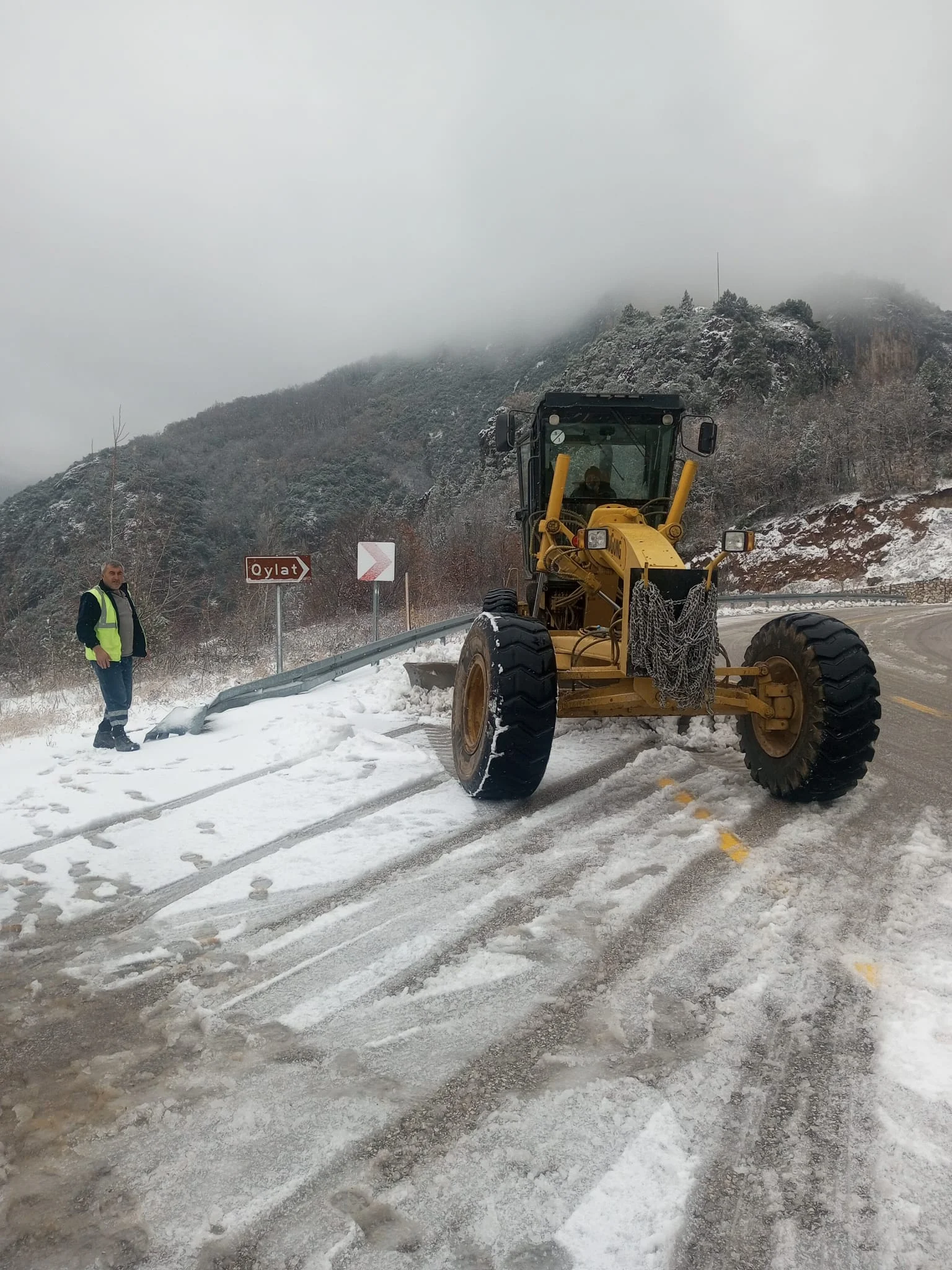 Kar yağışı sonrası köy yollarında son durum