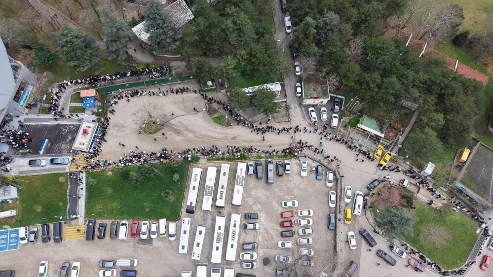 Dünyanın en uzun teleferik hattında rekor yoğunluk