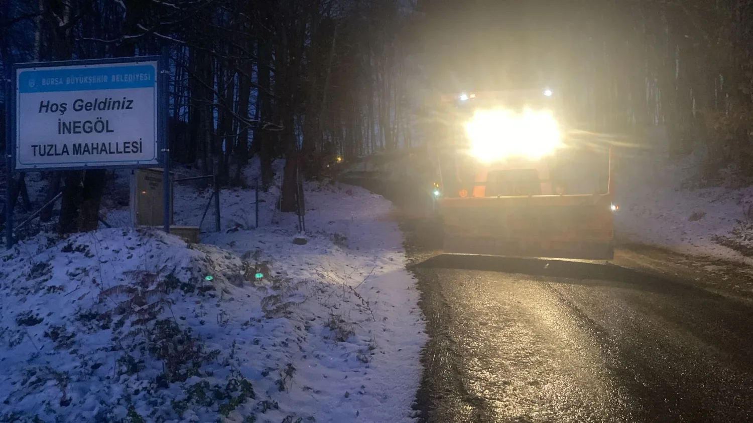 İnegöl’de kar bereketi! Belediye ekiplerinden yoğun mesai