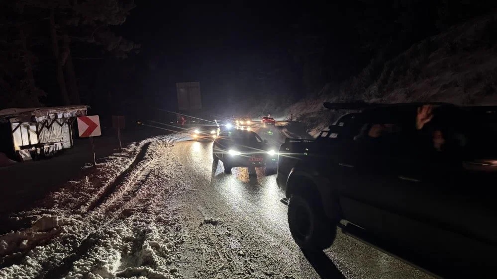 Kar yağışıyla birlikte saatte 500 araç akın etti!