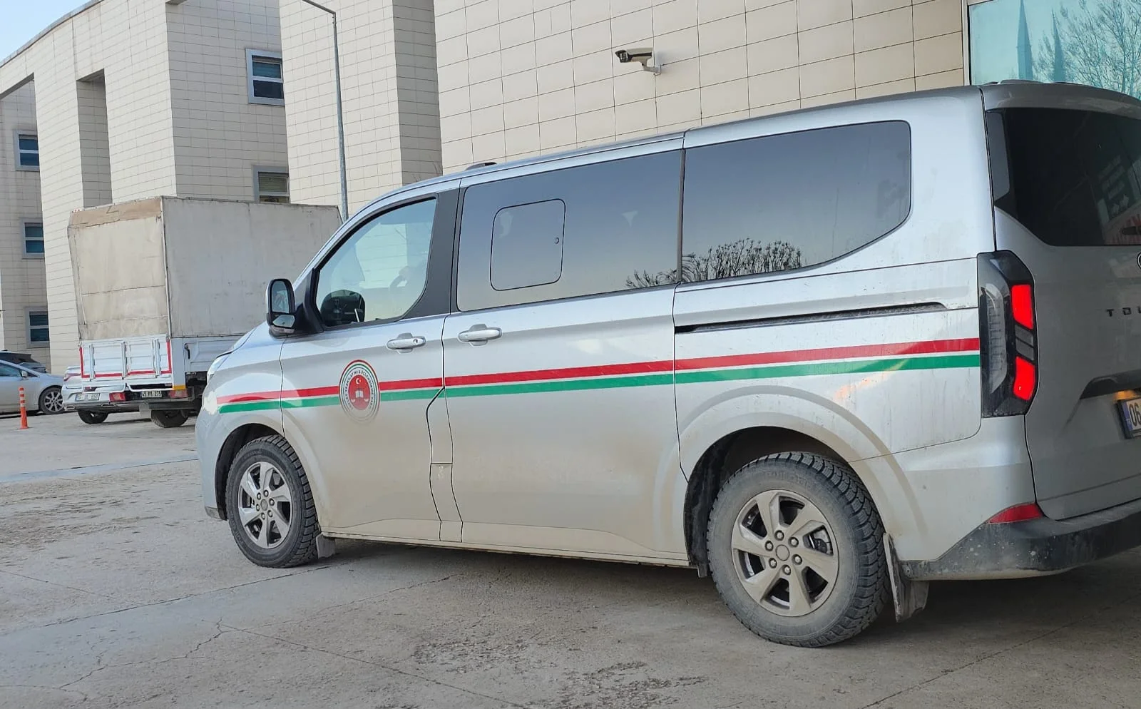 İnegöl’de JASAT’tan nokta operasyon! Dolandırıcı evinde yakalandı