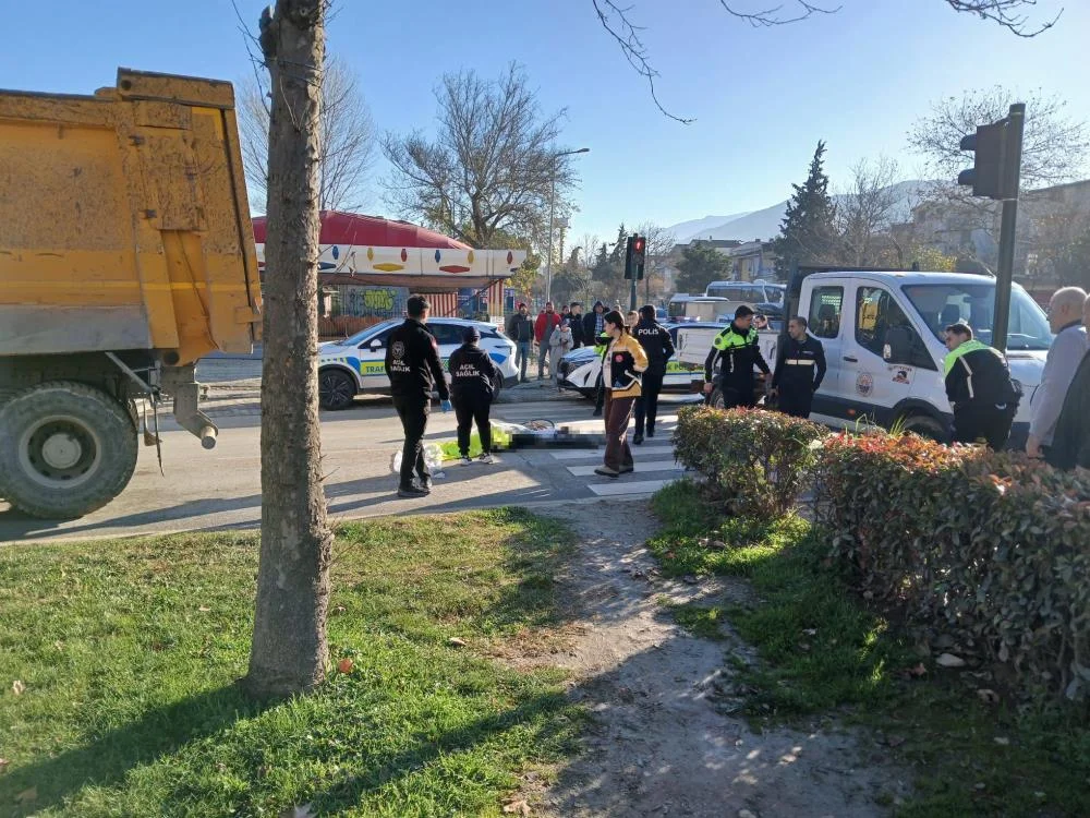 Korkunç kazada feci şekilde yaşamını yitirdi!