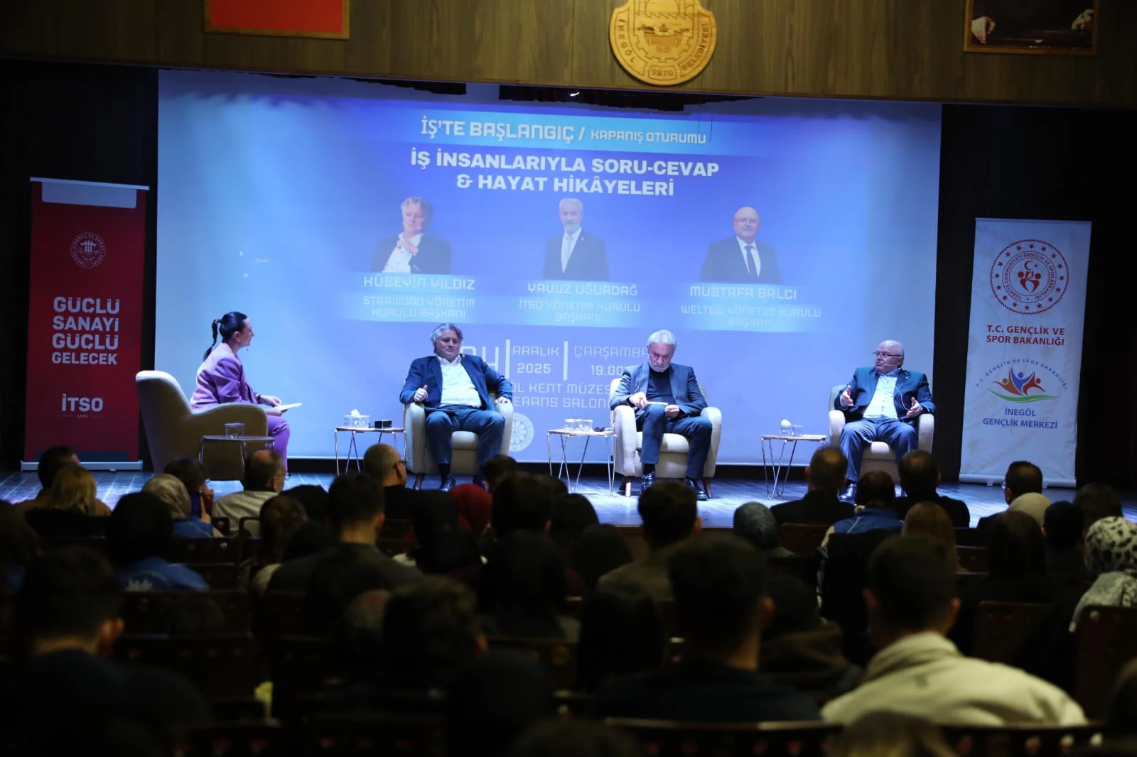 İnegöl Gençlik Merkezi gençleri iş dünyasıyla buluşturdu