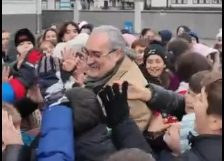 İnegöl’de 40 yıllık eğitim çınarı Orhan Erdoğan’a duygusal veda