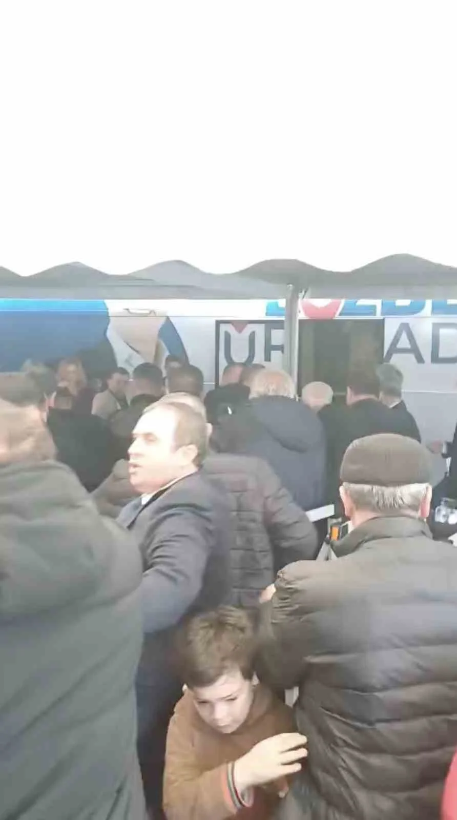 Bursa’da Başkan Bozbey’e Yumruklu Saldırı Girişimi