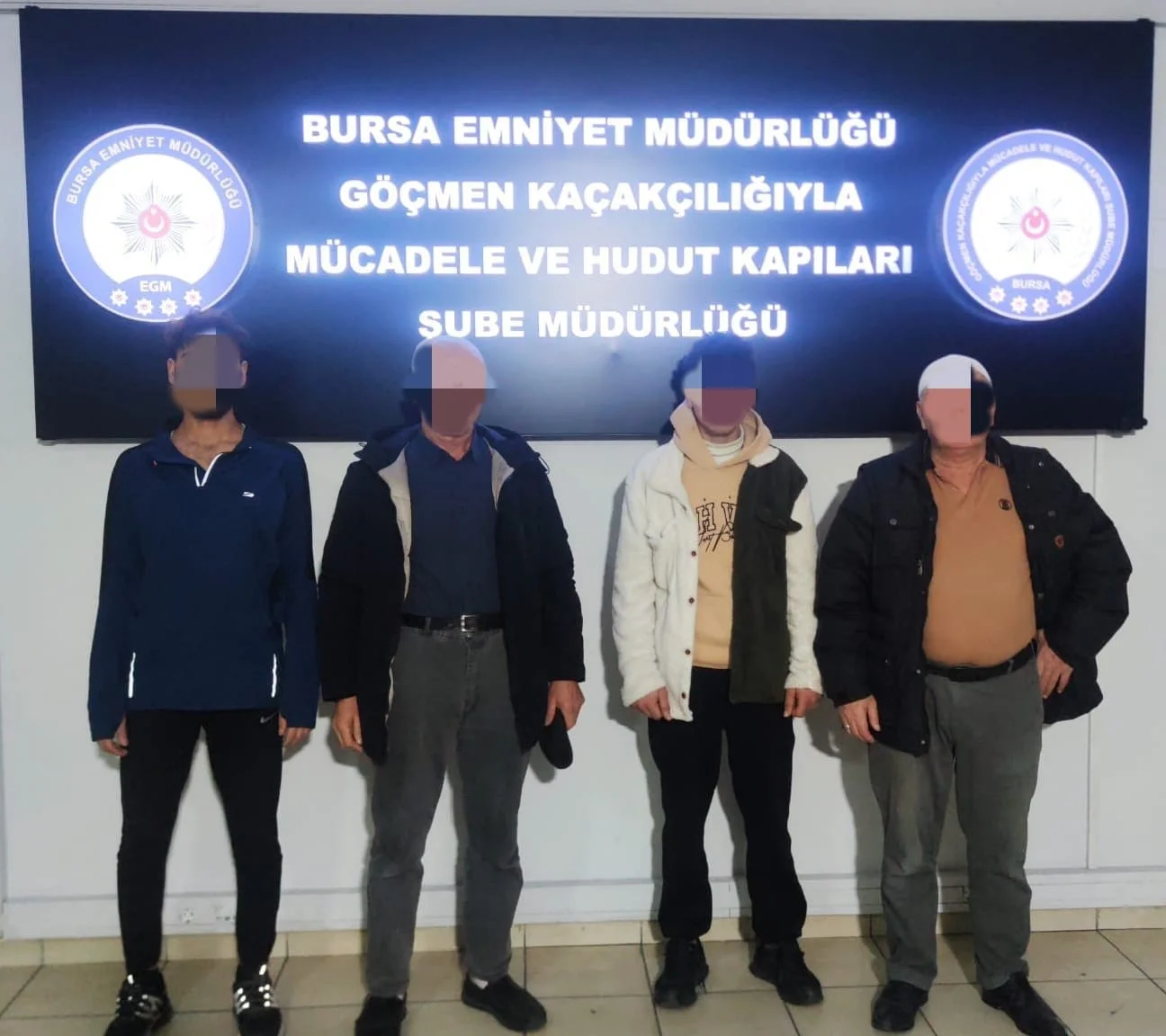 Bursa’da 13 düzensiz göçmen ve 4 organizatör yakalandı