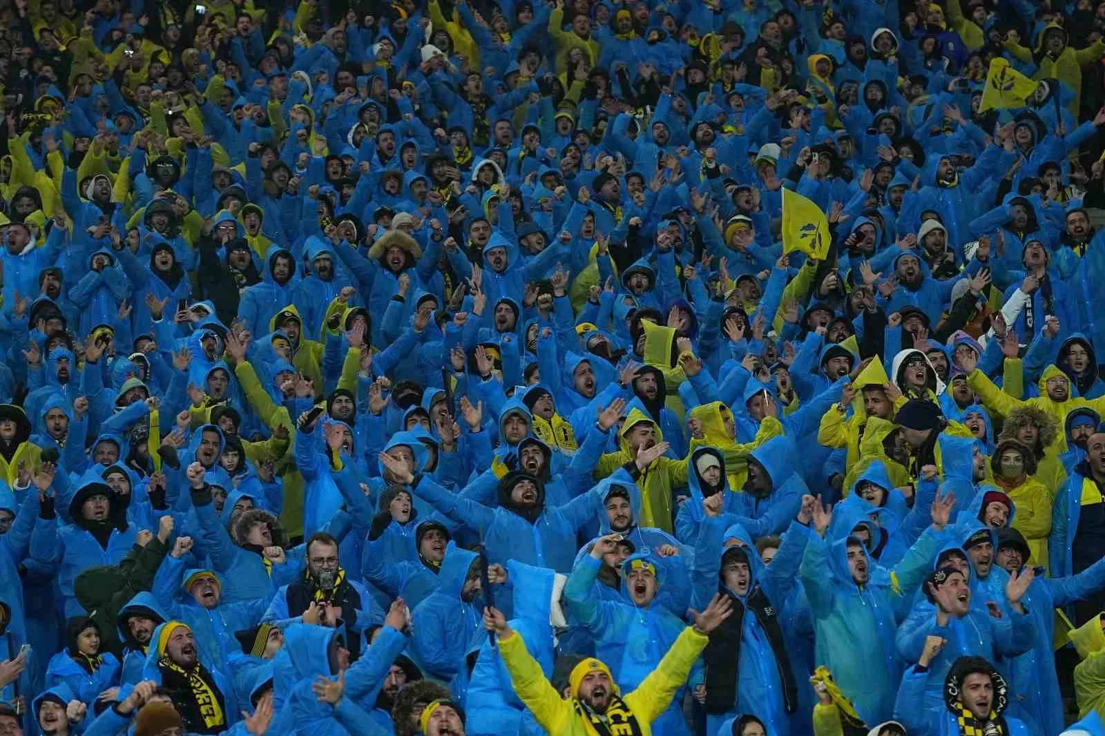 Turkcell Süper Kupa finalini 58 bin 397 taraftar izledi