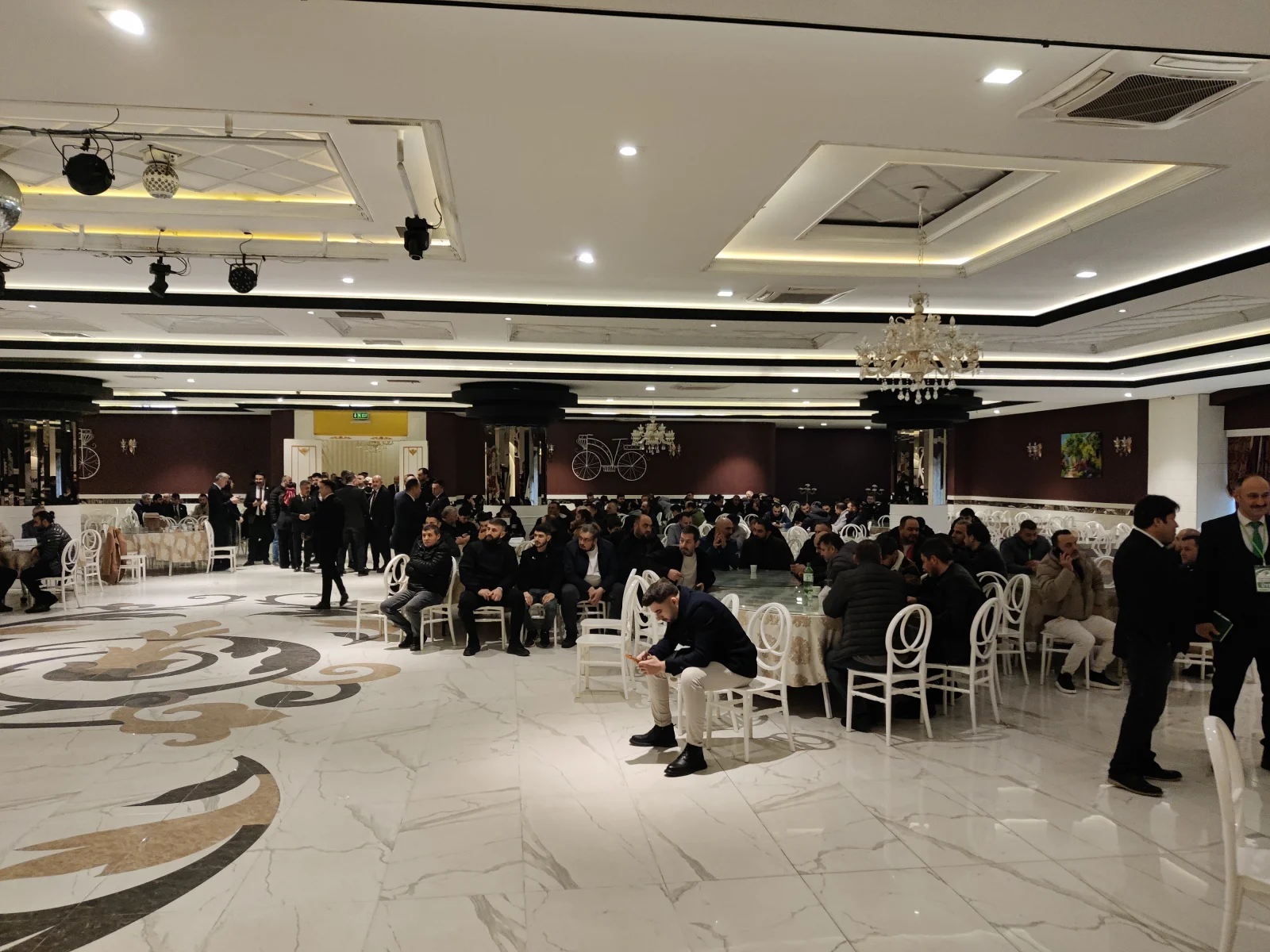 Mobilyacılar Odası seçimine rekor katılım