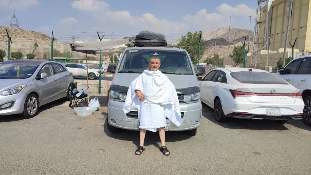 İnegöllü emekli şoför karavanıyla Mekke’ye umreye gitti