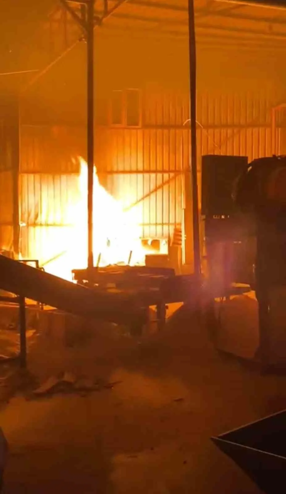 Bursa’da bir palet fabrikasında daha yangın
