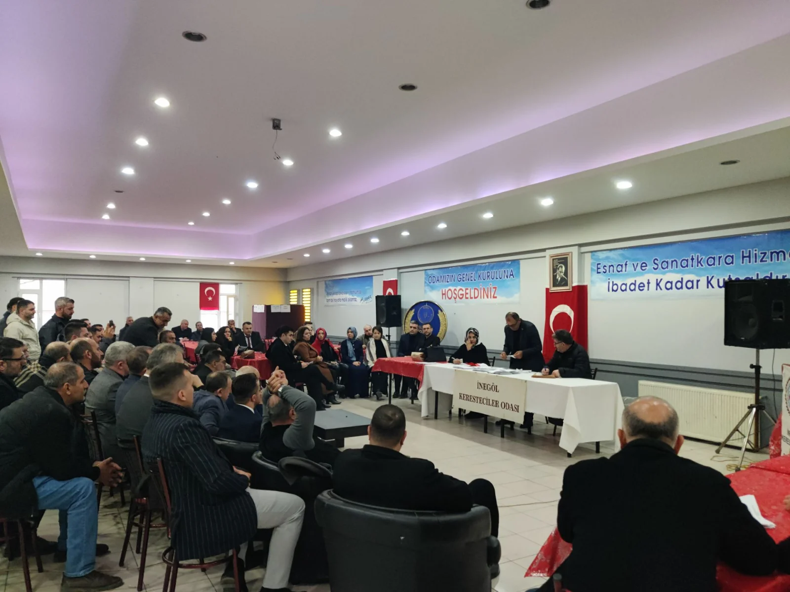İnegöl Keresteciler Odası'nda Kadir İlhan’ın 1 oyla kazandı