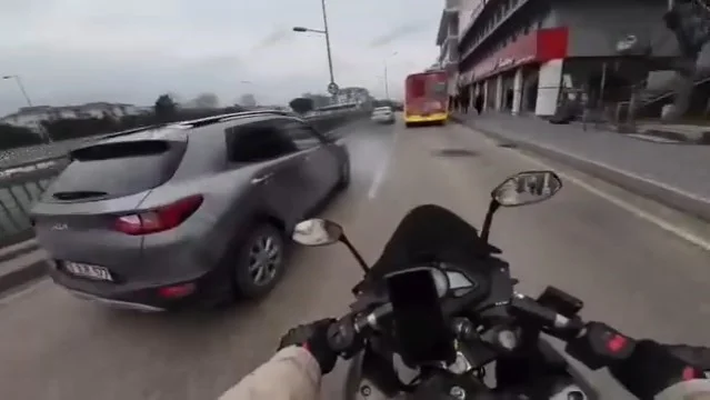 Bursa’da motosikletlinin ölümden döndüğü anlar