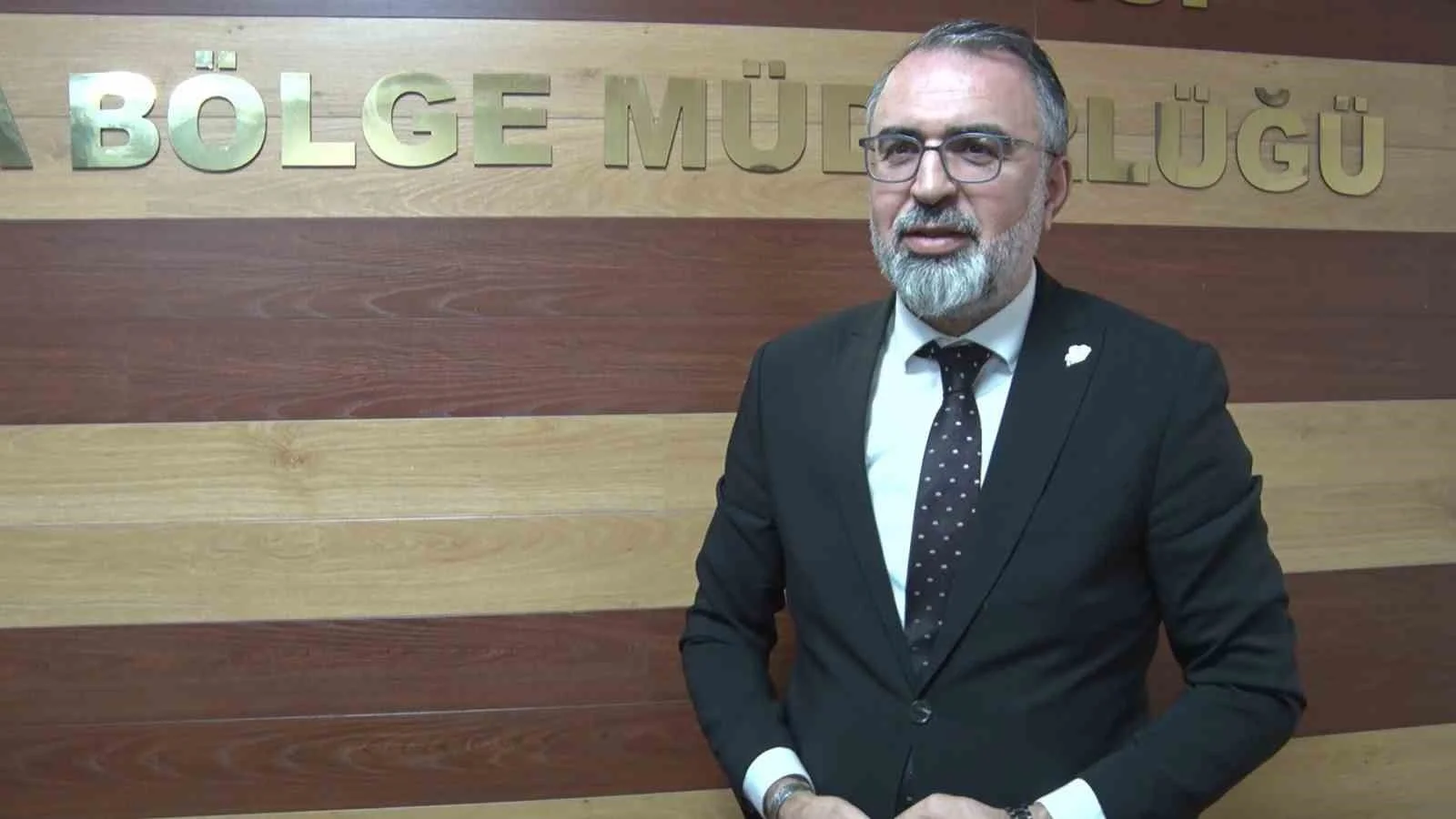 Bu ilçede üniversite öğrencilerinin ulaşım kartları belediyeden