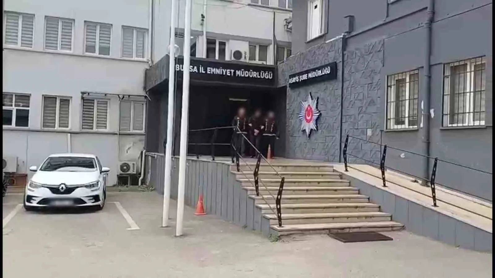 72 saatlik kamera incelendi, aranan şahıslara baskın yapıldı : 3 kişi yakalandı