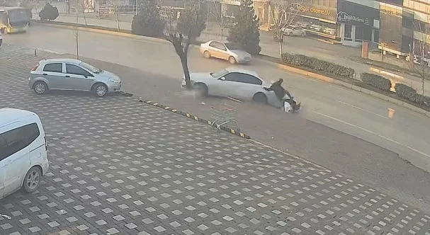 Alanyurt Yolu’nda korku dolu anlar! Motosiklet sürücüsü yaralandı