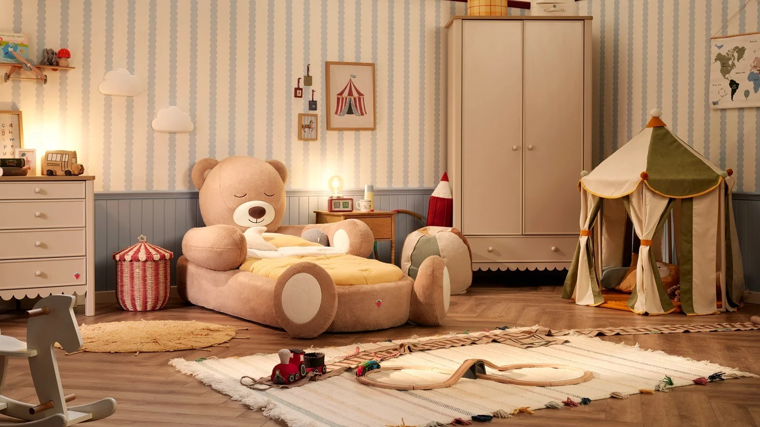 Hayalleri odalara taşıyan Çilek, İstanbul Mobilya Fuarı’nda