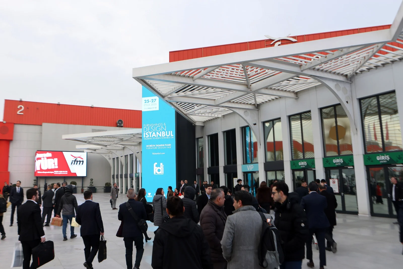 170 İnegöllü firma İstanbul Mobilya Fuarı’nda