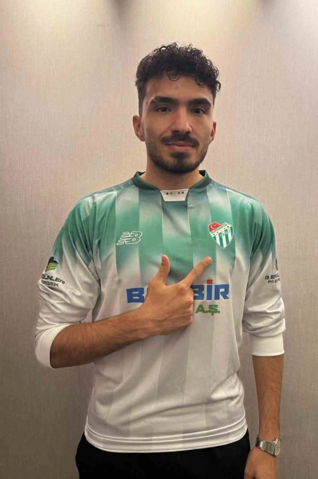 Bursaspor yeni golcüsünü resmen açıkladı