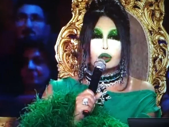 Bülent Ersoy’un hayatı sahneye taşınıyor