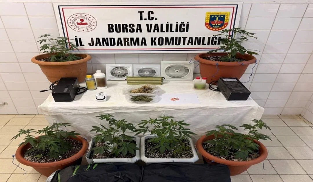 Evine klima takıp uyuşturucu imalathanesine çevirdi